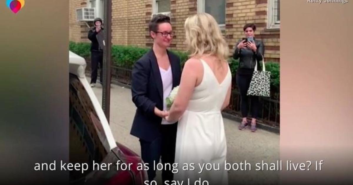 Couple holds wedding ceremony on New York City street amid coronavirus outbreak 1