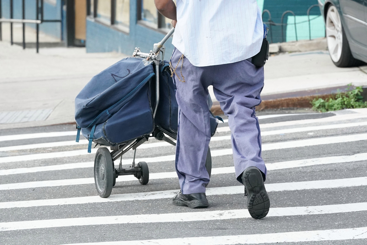 Bronx mailman dead from coronavirus 1