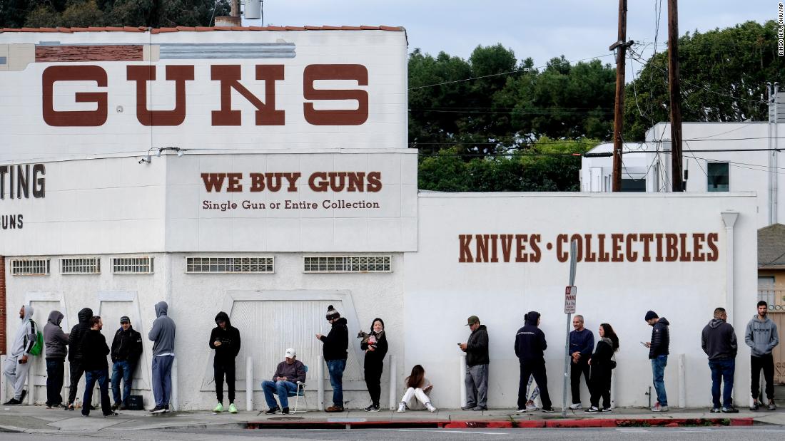 Los Angeles Sheriff orders gun stores shut down due to coronavirus restrictions 1