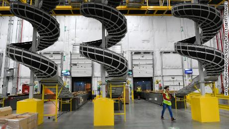 Amazon warehouses hit by coronavirus 1