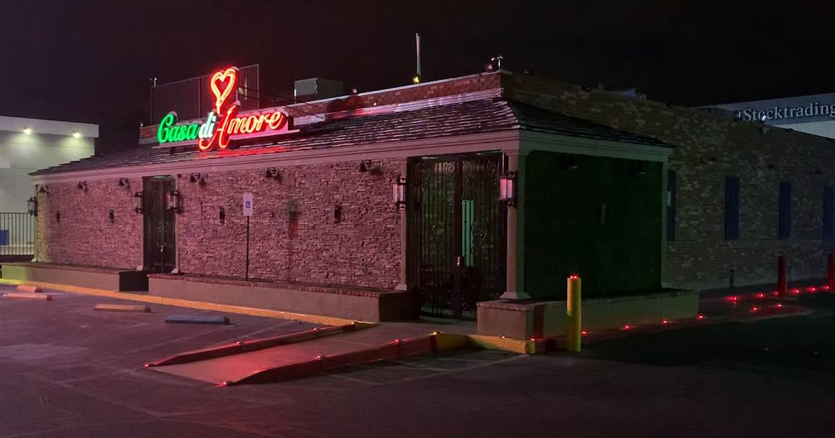 Lights out in Sin City: Thousands lose jobs in Las Vegas as coronavirus shutters city 1