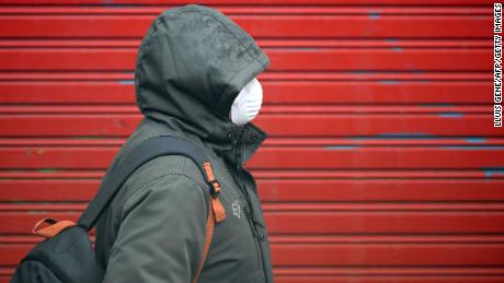 Should you wear a mask? US health officials re-examine guidance amid coronavirus crisis 1