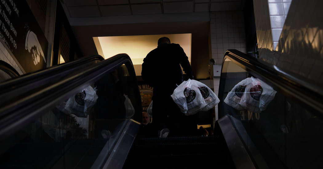 In Coronavirus, Industry Sees Chance to Undo Plastic Bag Bans 1