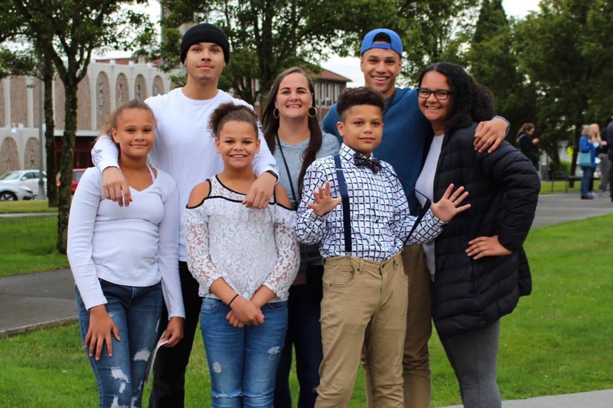 Grieving family says goodbye to dying coronavirus-stricken mom via walkie talkie 1 Grieving family says goodbye to dying coronavirus-stricken mom via walkie talkie 1
