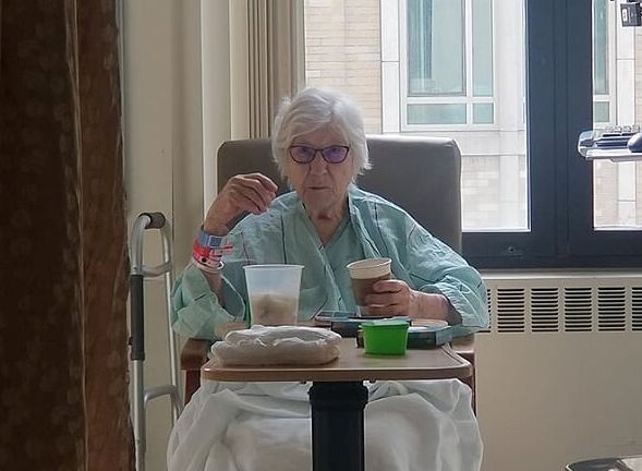 Great-Great-Grandmother Gives ‘Middle Finger’ To Coronavirus, Is Winning Her Battle 1