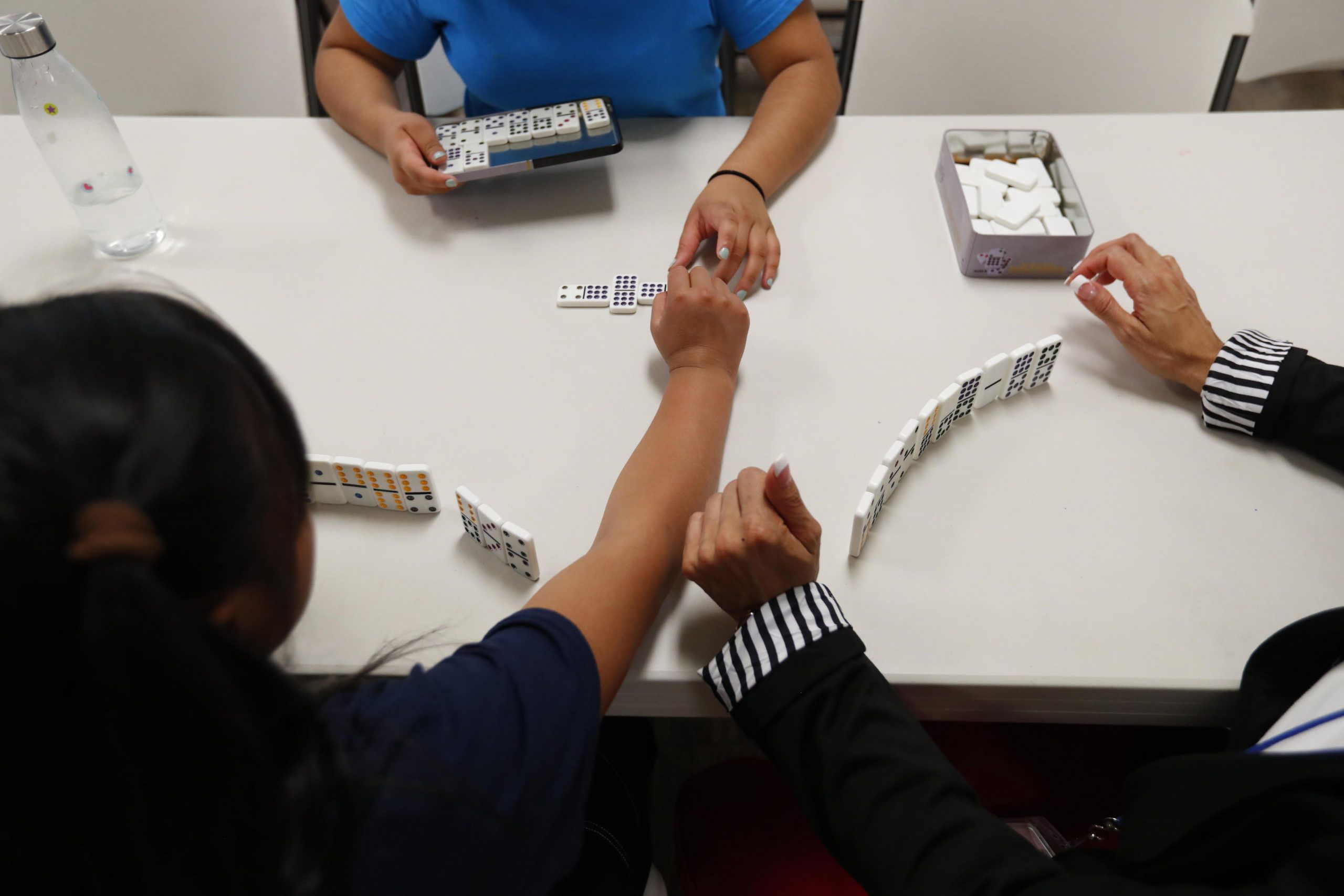3 workers at facilities housing migrant kids in U.S. custody test positive for coronavirus 1