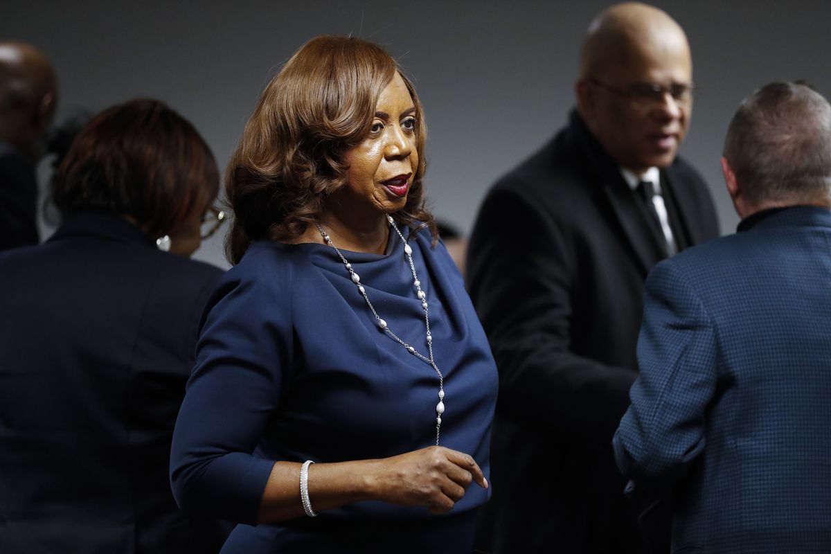 Dorothy Brown blinks on clerks’ hours during court shutdown over coronavirus, as some walk off job 1