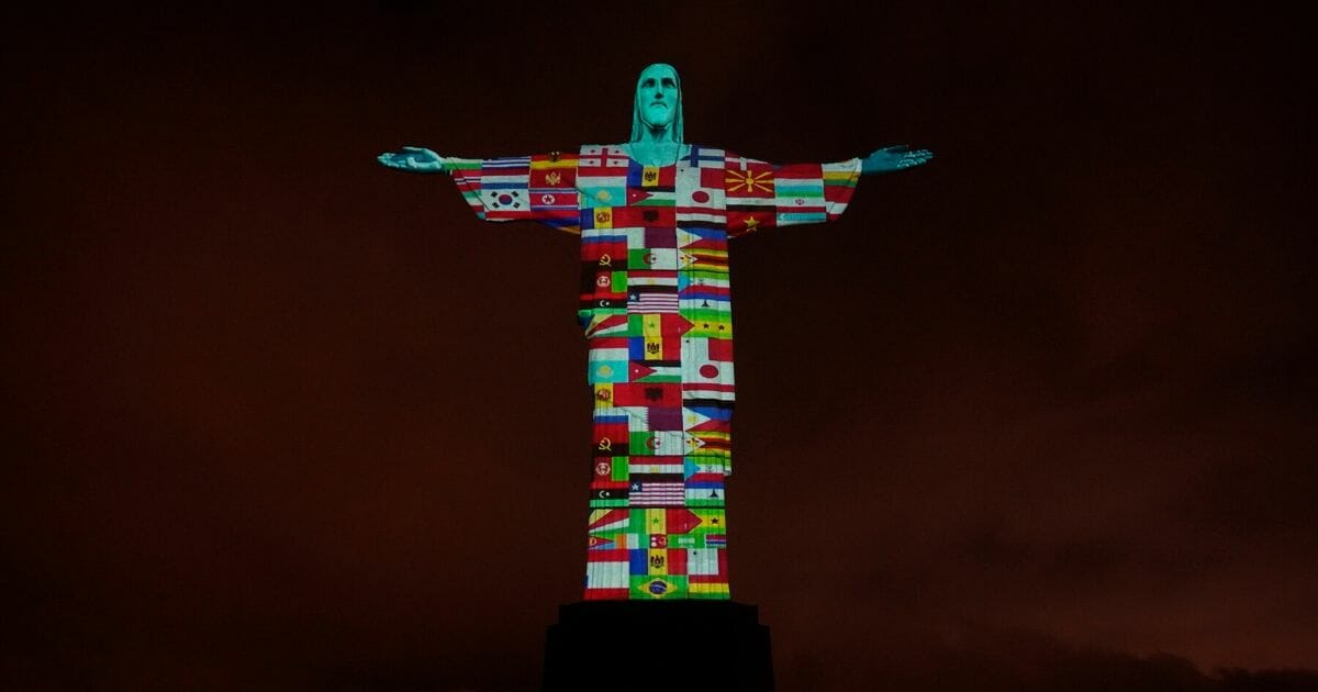125-Foot Christ Statue Now Lit Up with Jaw-Dropping Coronavirus Message 1