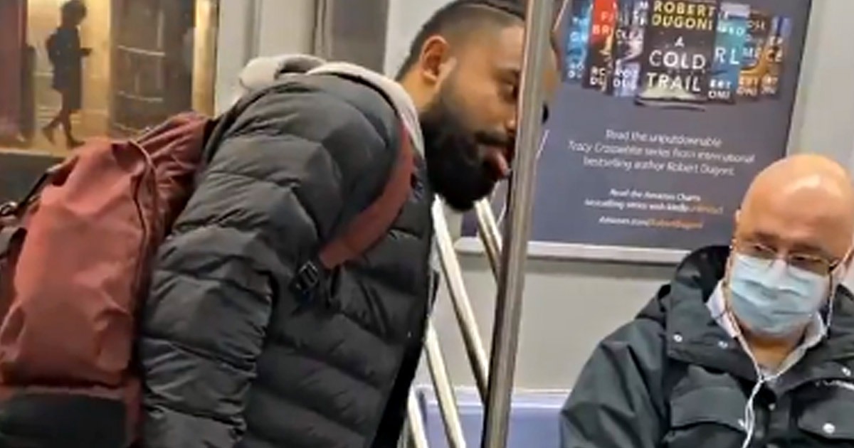 VIDEO: Man Licks Pole on Subway Amid Coronavirus Pandemic 1