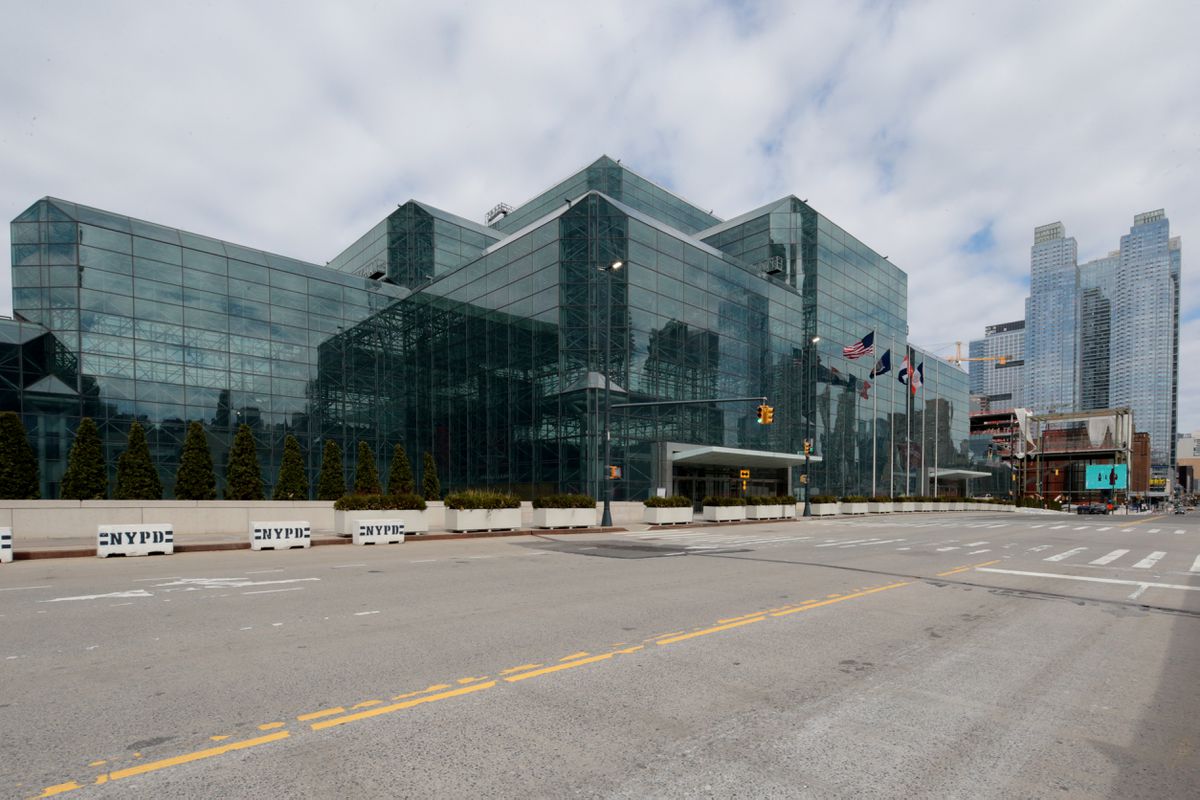 Javits Center to be converted to 1,000-bed emergency hospital for coronavirus patients 1 Javits Center to be converted to 1,000-bed emergency hospital for coronavirus patients 1