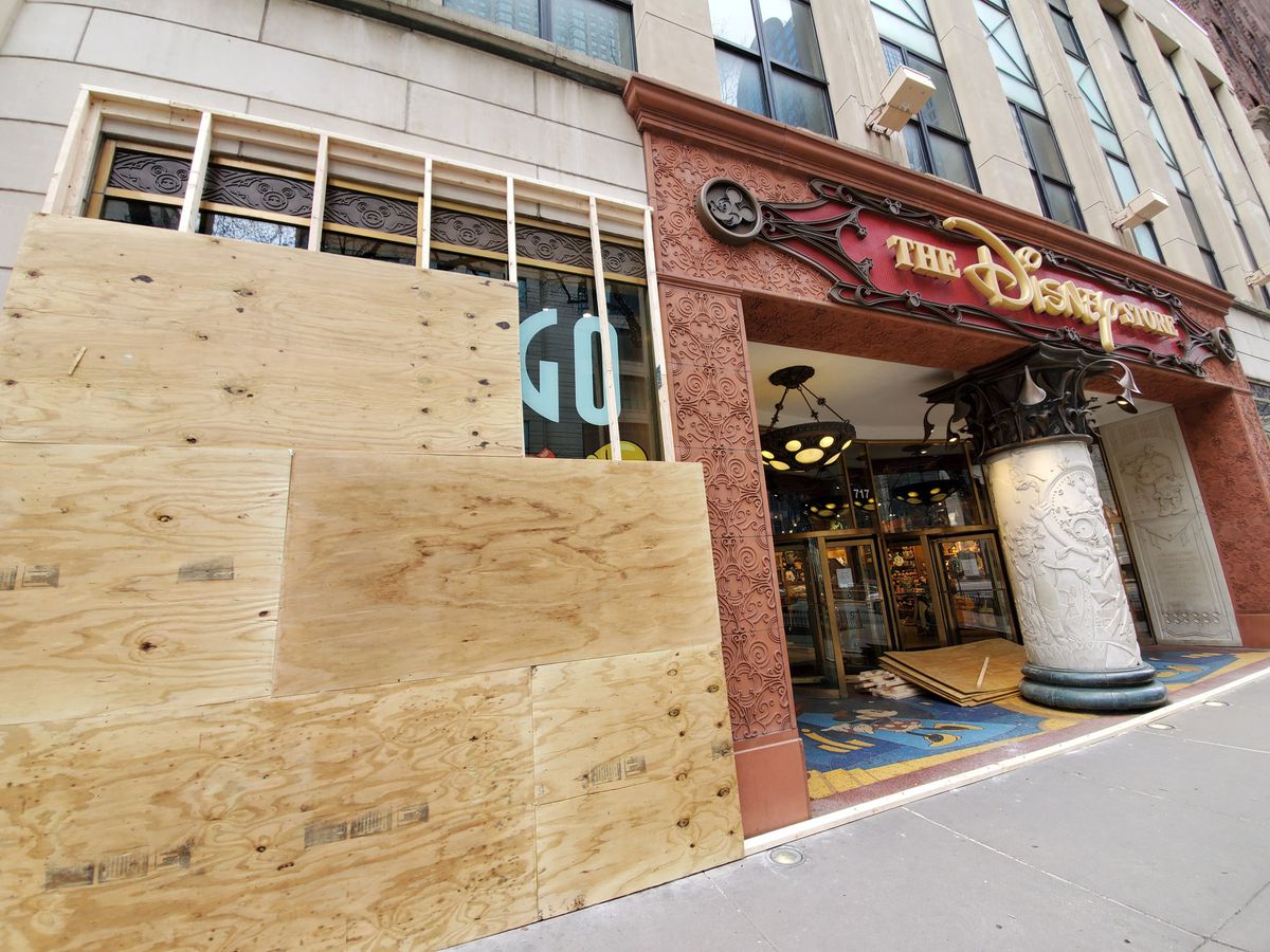 Pritzker issues ‘call to action’ to retired doctors, nurses as Illinois coronavirus tally hits 753 1 Pritzker issues ‘call to action’ to retired doctors, nurses as Illinois coronavirus tally hits 753 1