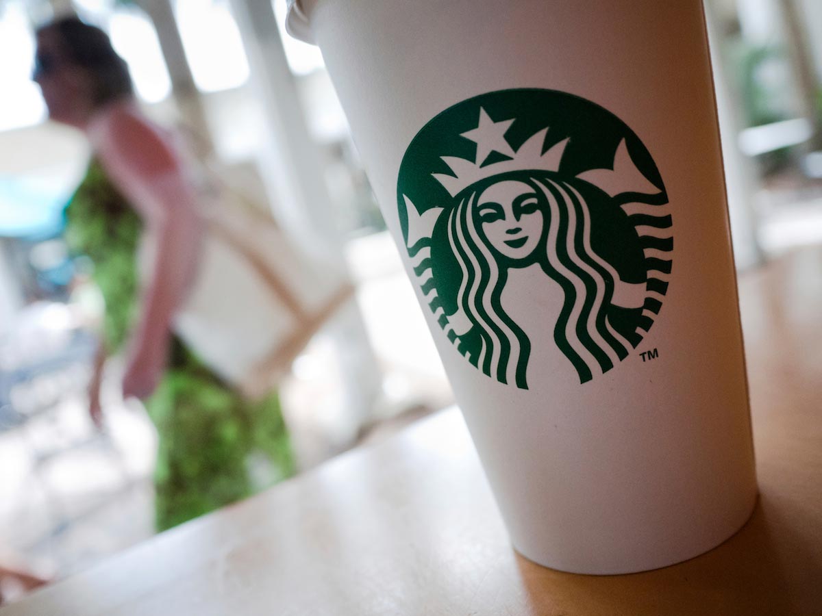 Starbucks, other retailers boost employee benefits policies due to coronavirus 1