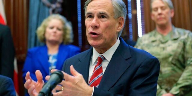 Texas governor allowing restaurants to sell bulk retail items amid coronavirus pandemic 1