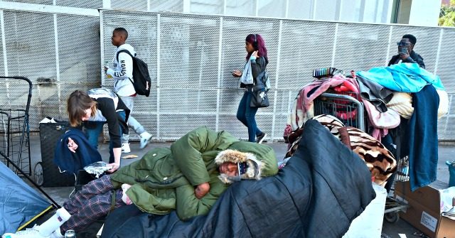 Coronavirus: Some Homeless Skeptical of L.A. Plan to Move Them to Recreation Centers 1 Coronavirus: Some Homeless Skeptical of L.A. Plan to Move Them to Recreation Centers 1