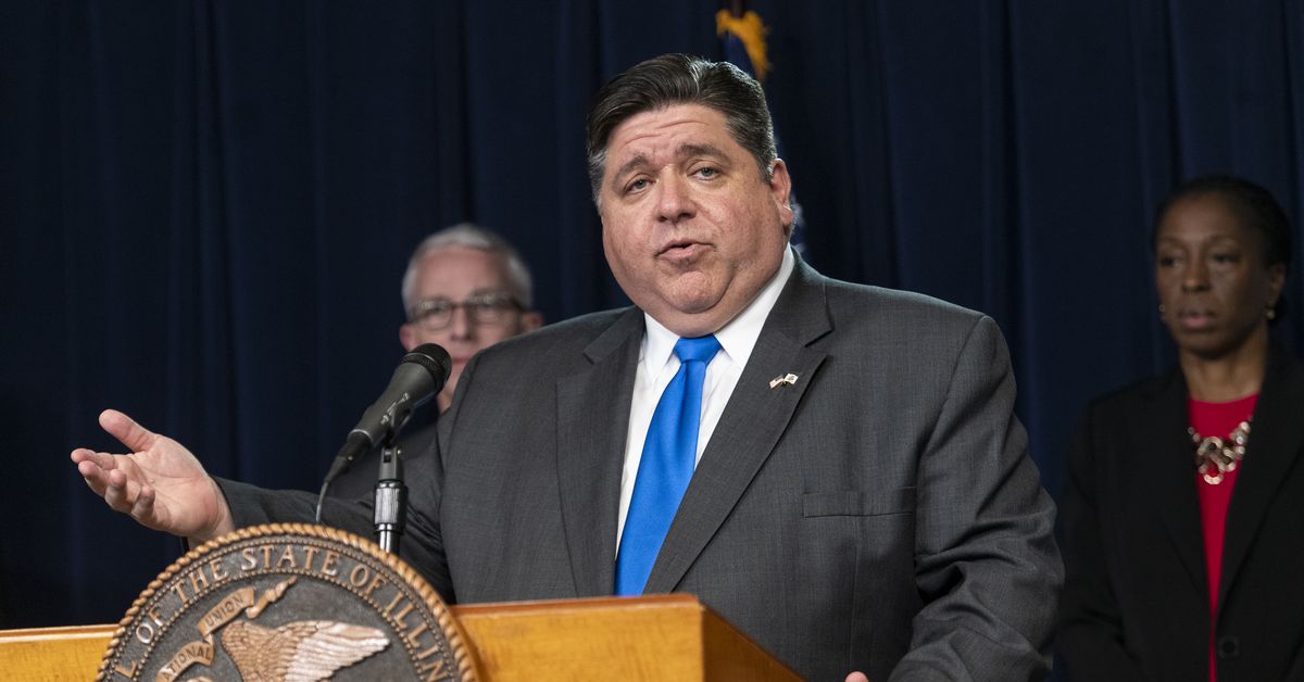 Pritzker outlines hospital capacity as Illinois coronavirus tally hits 16 deaths, 1,535 cases 1