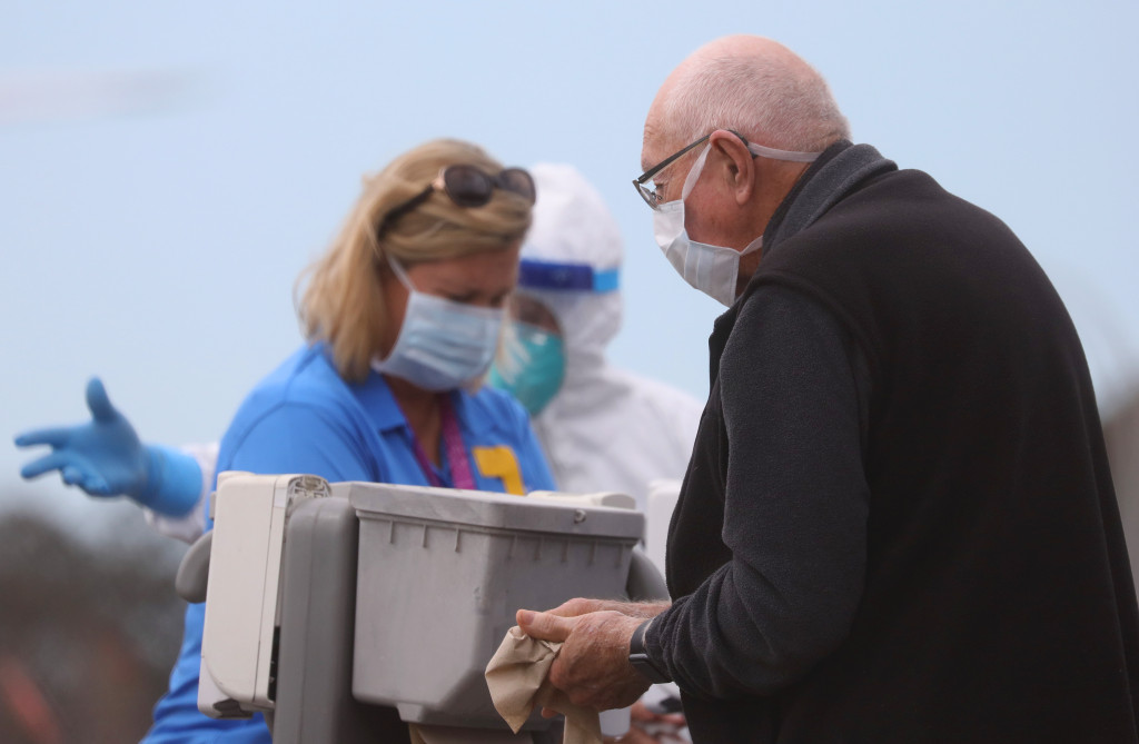 Coronavirus: Quarantine over, hundreds released from Travis Air Force Base 1