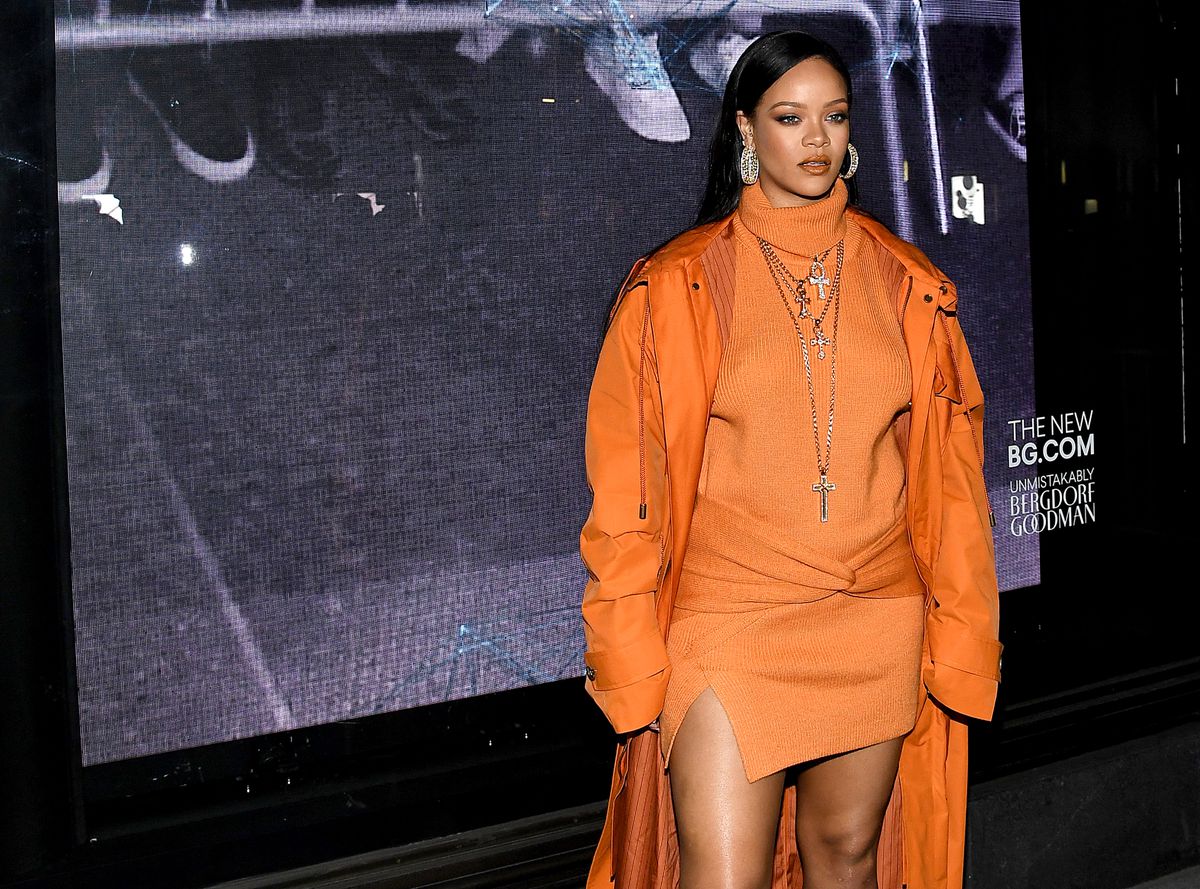 Rihanna’s foundation donates $5 million to fight coronavirus 1 Rihanna’s foundation donates $5 million to fight coronavirus 1