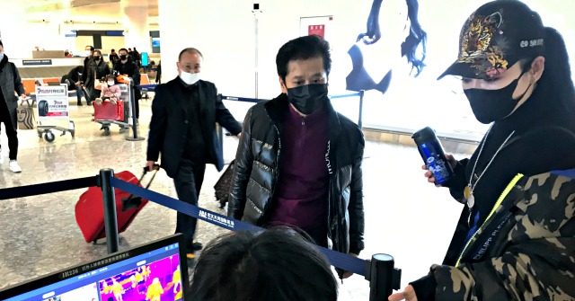 Donald Trump Challenges China for Allowing
Coronavirus-Infected Residents to Travel the World 1