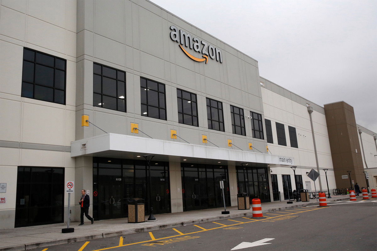 Amazon workers at Staten Island warehouse to stage walkout over coronavirus 1