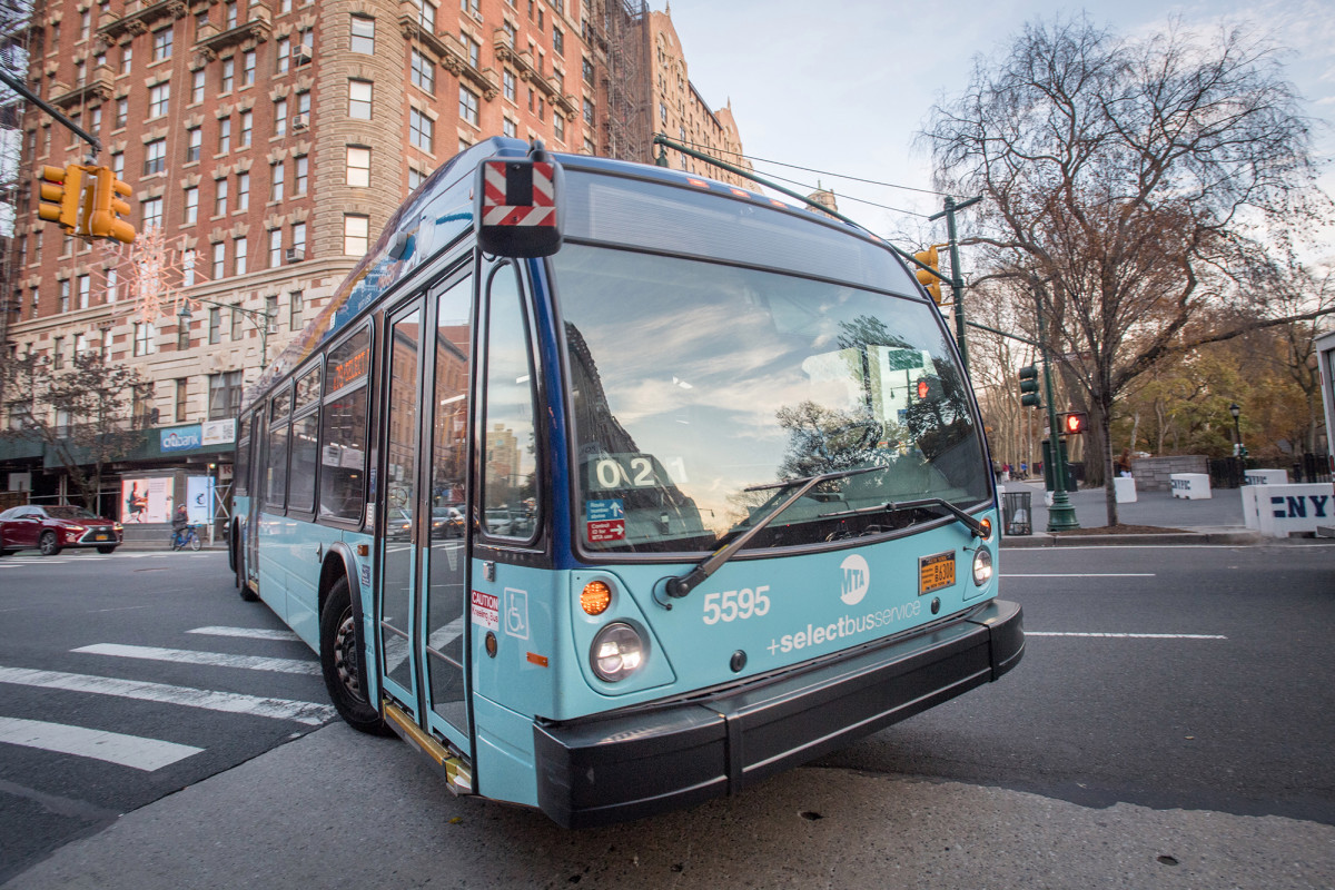 NYC buses going back-door boarding only due to coronavirus, MTA says 1