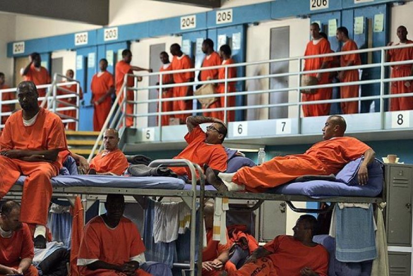 US Prisons 'Ticking Time Bombs' For Coronavirus Explosion, Congress Members Warn 1