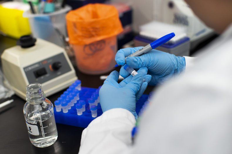 Police Warn of Coronavirus Scam Where Criminals Posing as CDC Visit Homes in Lab Coats and Masks to Attempt Robbery 1