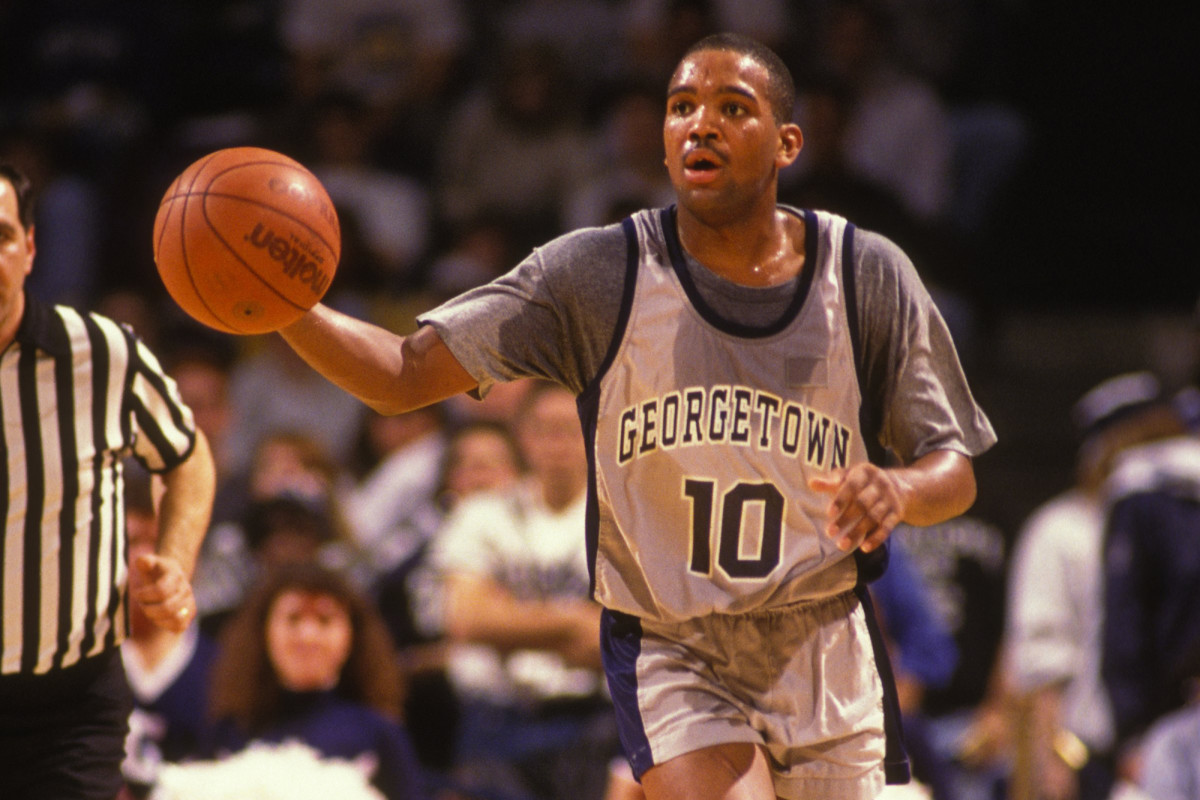 Ex-college basketball star David Edwards dead after battling coronavirus 1