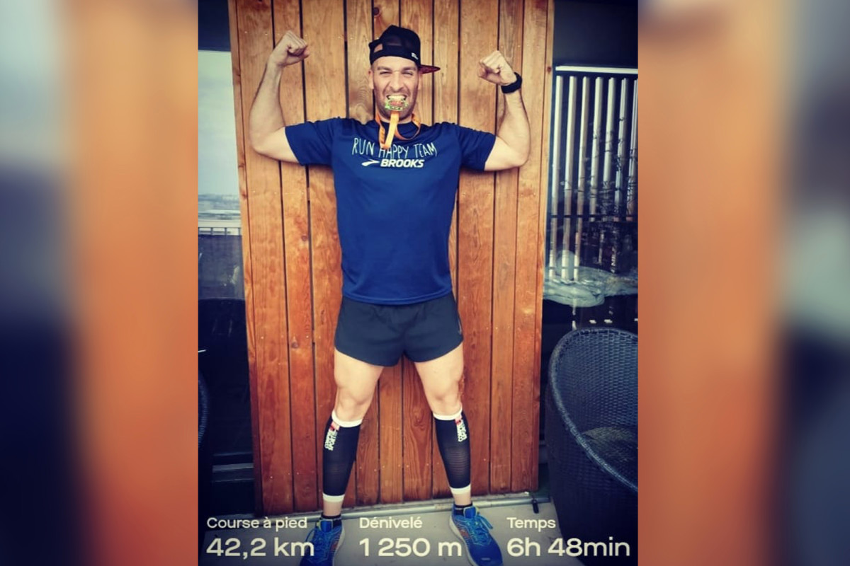 Frenchman runs marathon on balcony during coronavirus lockdown 1