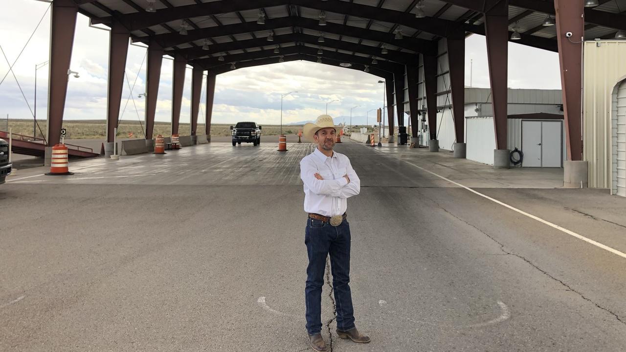 Gov. Abbot Orders Texas State Troopers To Enforce Quarantine At Louisiana Border 1