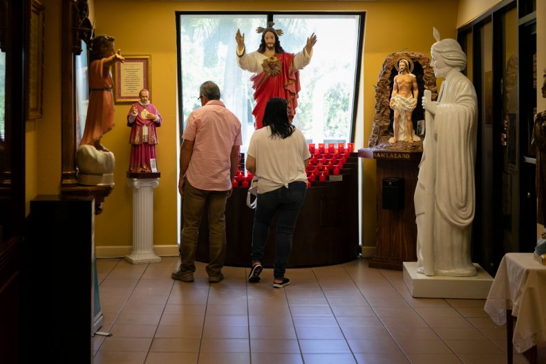 Conservative Pastor Who Refused to Close Church Amid Coronavirus Pandemic Suggests God Will Help By Multiplying Toilet Rolls 1