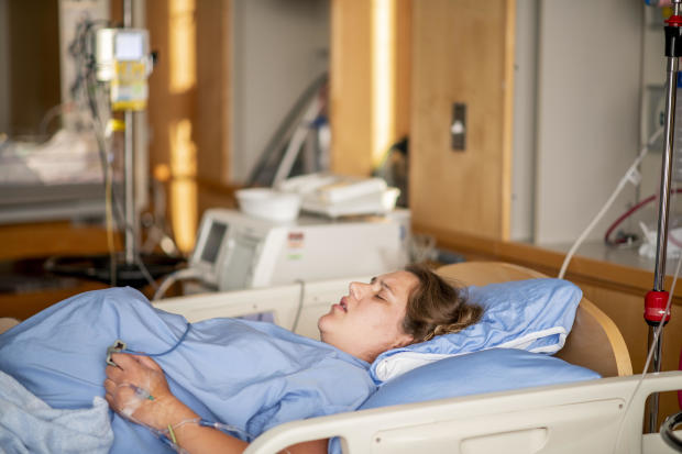 Pregnant women face birth alone during coronavirus 1