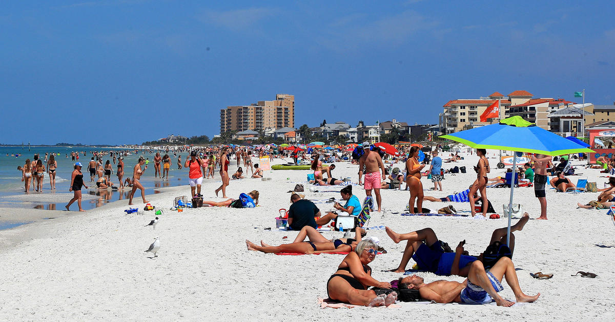 Spring break could be "perfect storm" for COVID-19, doctor
warns 1