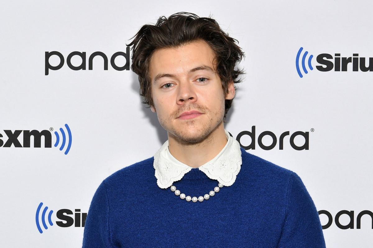 Harry Styles reveals he’s stuck in California, missing family during coronavirus lockdown 1