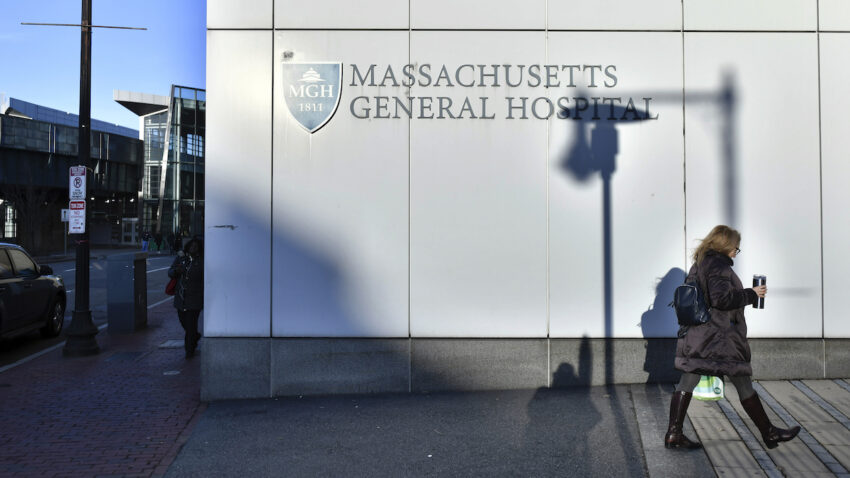 Mass General Brigham is cutting executive pay and freezing
salaries to address COVID-19 budget shortfall 1