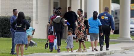 Hundreds at La. Church Flout COVID-19 Gatherings Ban 1