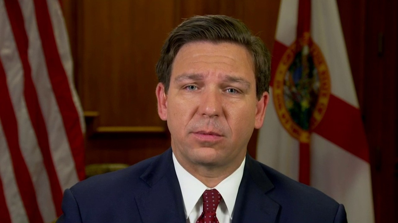 Florida Gov. DeSantis orders travelers coming from NYC area to self-quarantine for 14 days 1