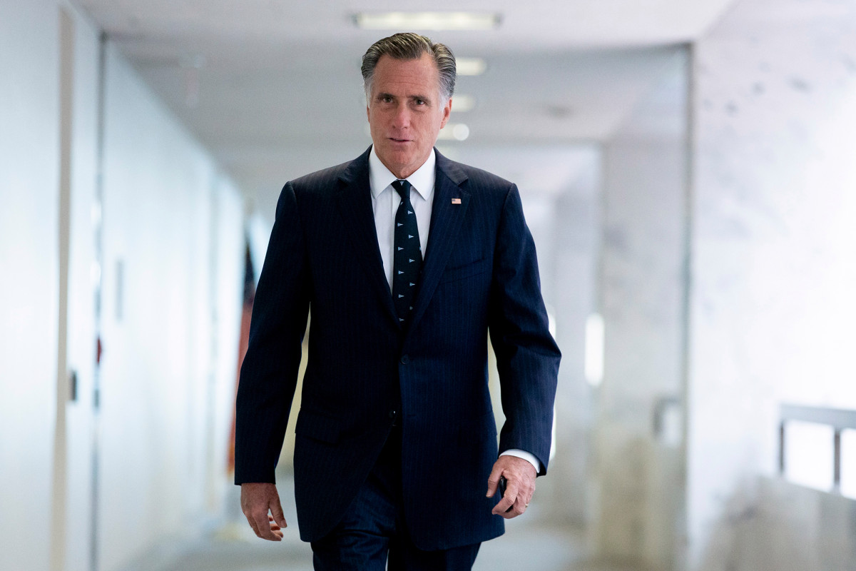 Mitt Romney goes into self-quarantine after exposure to Rand Paul 1