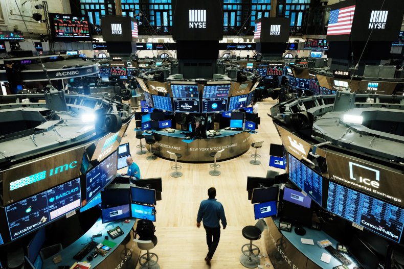 Trump Should Close Stock Market Until COVID-19 Infections Decline, Investor Kyle Bass Says 1