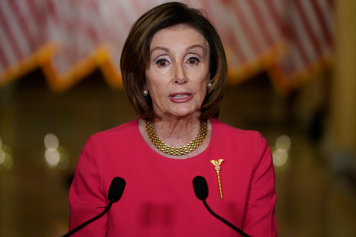 House Democrats unveil coronavirus proposal with $1,500 checks, aid to airlines 1