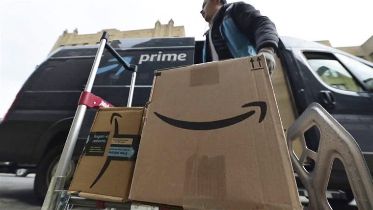 Amazon warehouse workers detail safety shortcomings during coronavirus outbreak 1