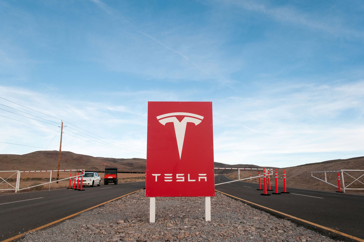 Tesla cuts staff at Gigafactory in Nevada because of coronavirus 1