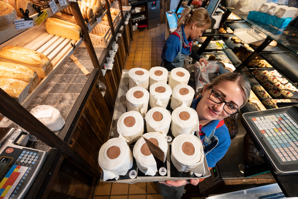 Toilet paper cakes selling out amid coronavirus hoarding hysteria 1