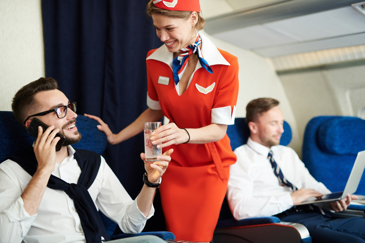 Flight attendants say air travel during coronavirus is ‘surreal,’ ‘bananas’ 1