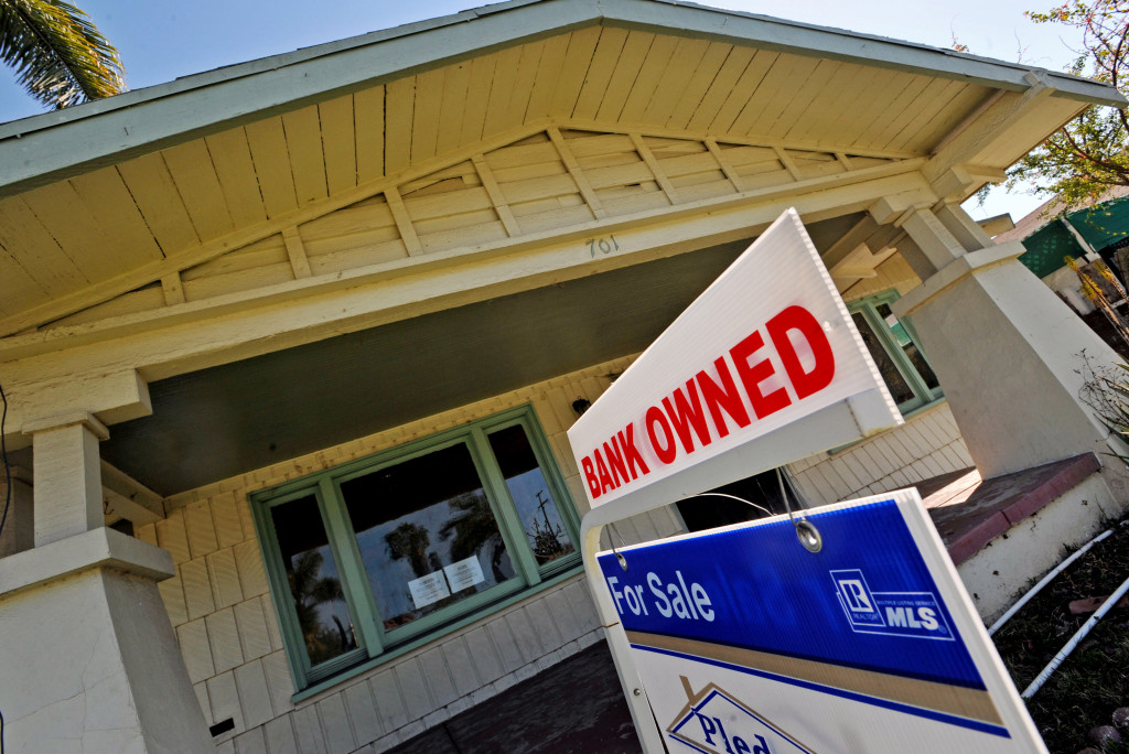 Coronavirus: California halts lender foreclosures, renter evictions 1