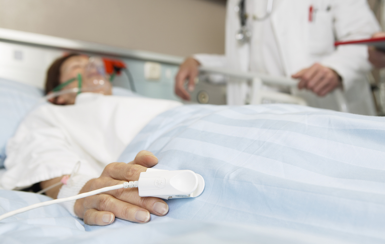 Study: Most critically ill coronavirus patients survive and
recover with standard treatment 1
