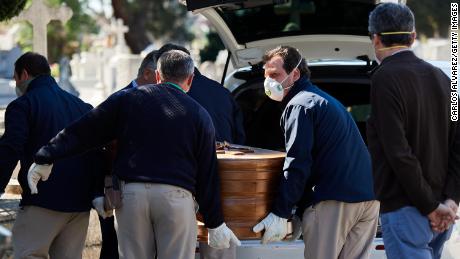 Drive-through funerals are being held in the epicenter of Spain's coronavirus pandemic 1 Drive-through funerals are being held in the epicenter of Spain's coronavirus pandemic 1