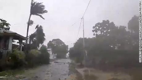 Giant storm hits Vanuatu amid coronavirus state of emergency 1