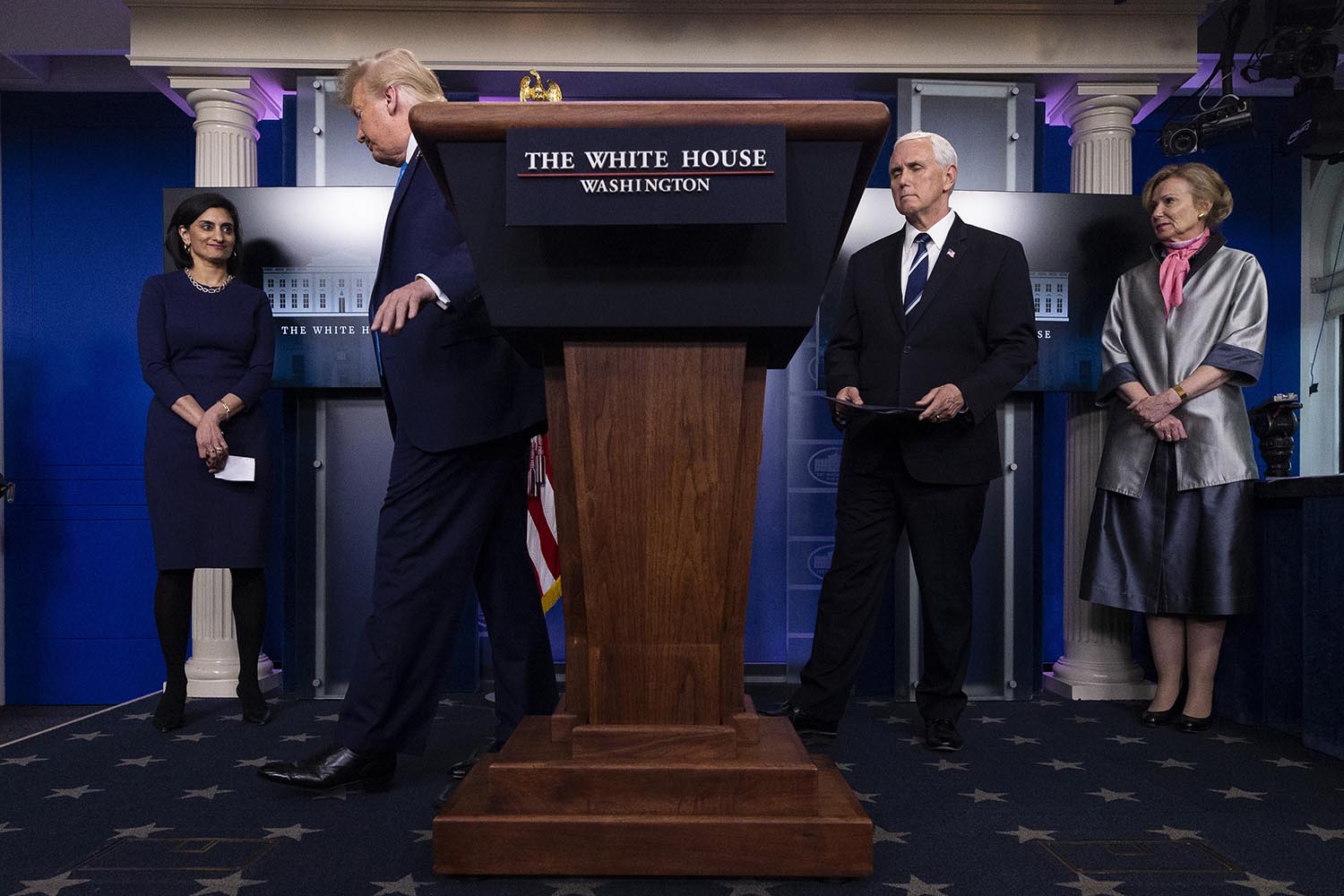 Poll: Majority of Americans now disapprove of federal coronavirus efforts, Trump's handling of crisis 1