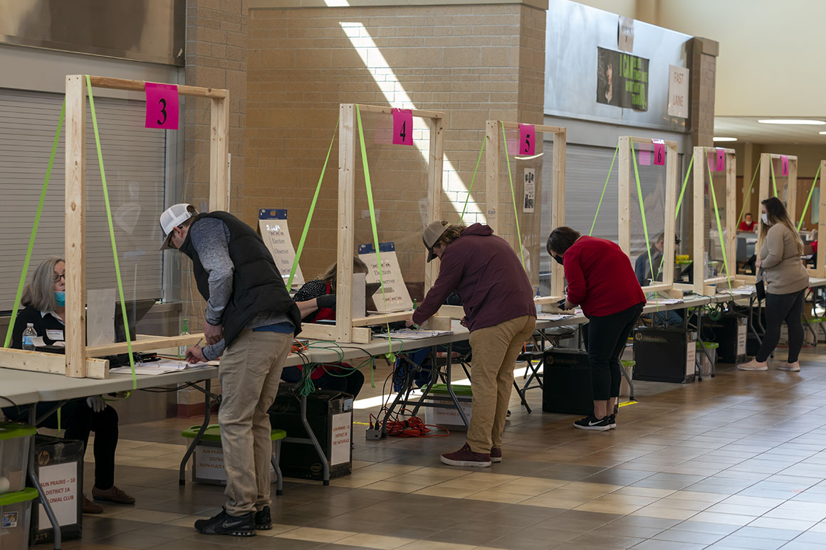 Wisconsin health officials step up efforts to track coronavirus exposure from primary election 1