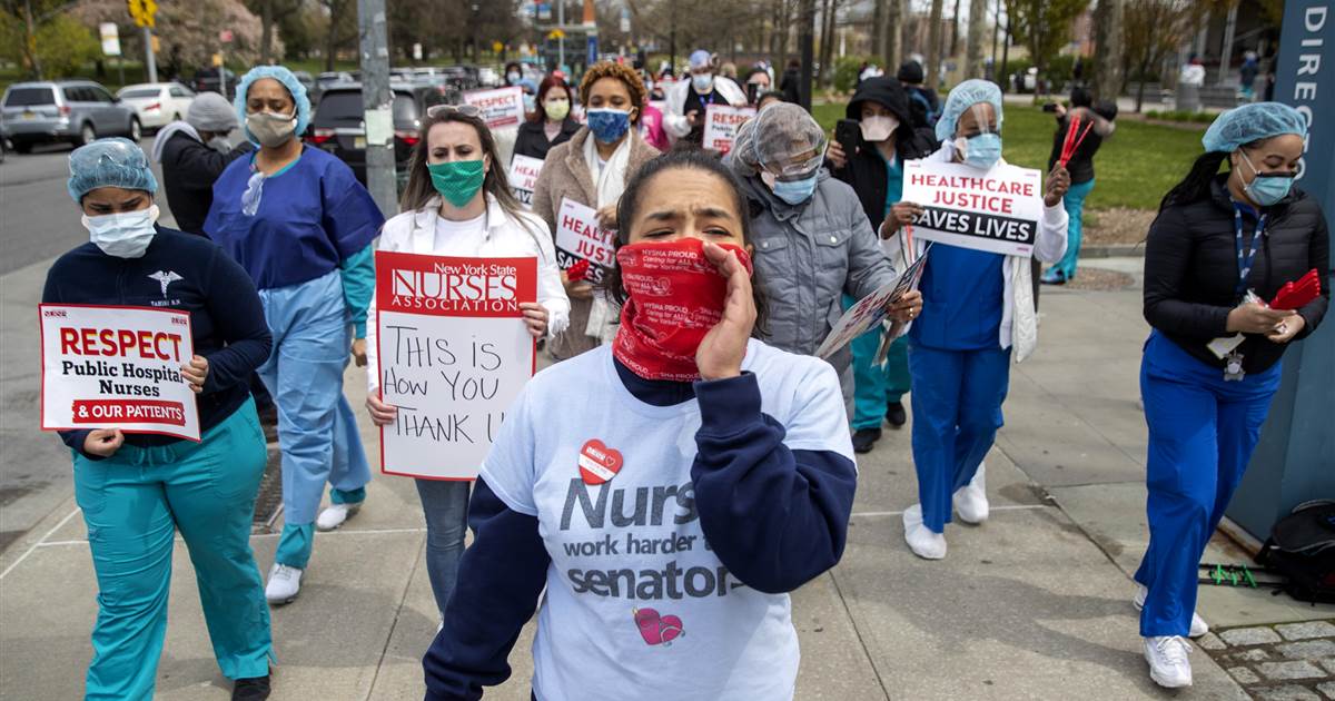 Nurses protest coronavirus working conditions, say hospitals
aren't protecting them 1